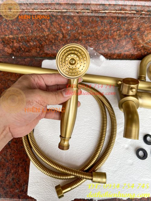Bộ vòi tắm hoa sen đứng bằng đồng