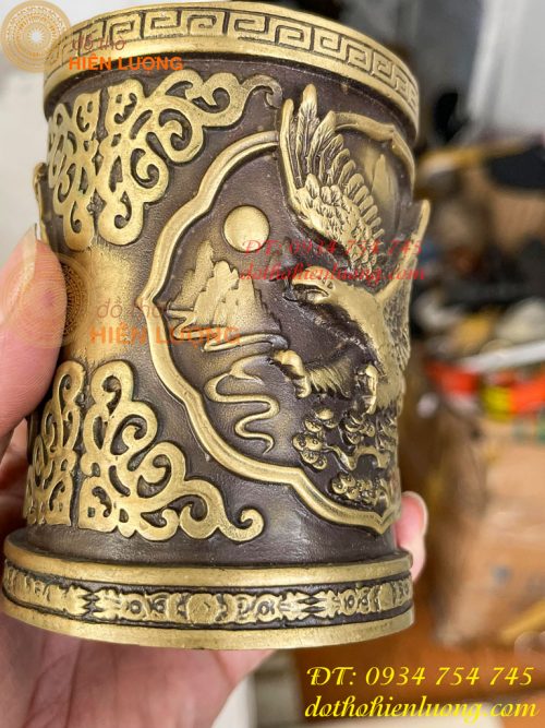 Ống đựng bút đại bàng bằng đồng để bàn