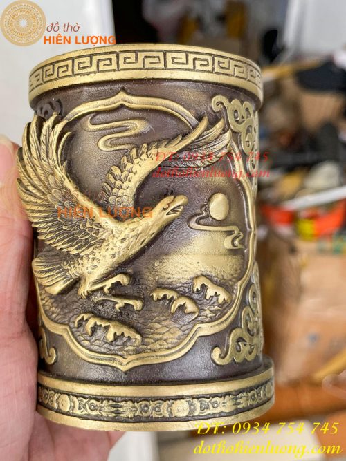 Ống đựng bút đại bàng bằng đồng để bàn