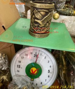 Ống đựng bút đại bàng bằng đồng để bàn