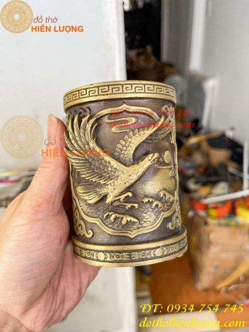 Ống đựng bút đại bàng bằng đồng để bàn