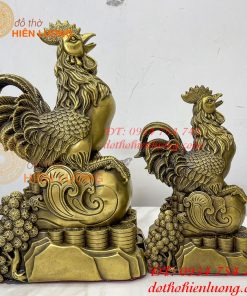 Tượng gà trống gậy như ý bằng đồng phong thủy