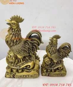 Tượng gà trống gậy như ý bằng đồng phong thủy