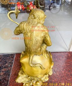 Tượng Khỉ Ngồi Trái Đào Bằng Đồng Cao 40cm