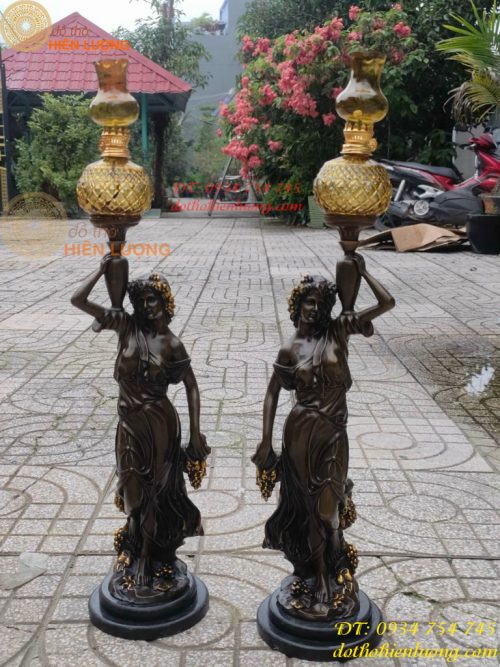 Cặp Chân Đèn Cô Gái Châu Âu Bằng Đồng Cao 76cm