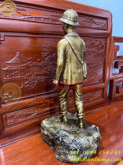 Tượng Bác Hồ Hành Quân Cao 55cm Bằng Đồng Hun
