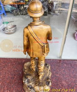 Cụ Hồ hành quân bằng đồng