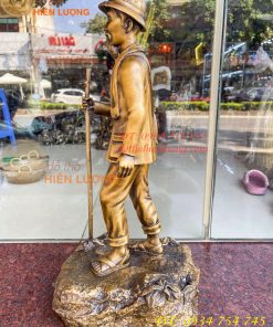 Cụ Hồ hành quân bằng đồng