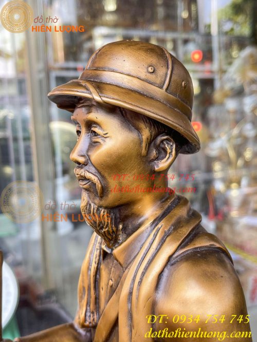 Bronze Statue of Ho Chi Minh