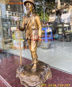 Cụ Hồ hành quân Cao 55cm