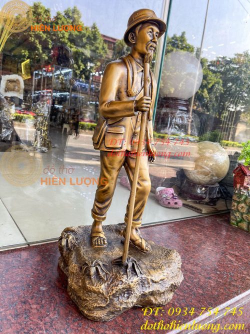 Cụ Hồ hành quân Cao 55cm