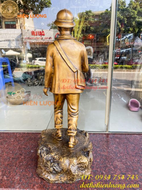 Cụ Hồ hành quân Cao 55cm