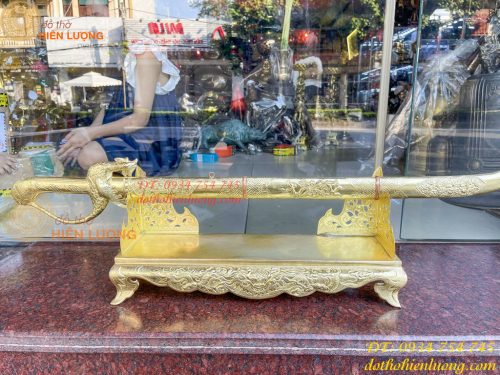 Bộ kiếm thờ và giá đỡ kiếm bằng đồng cao 20cm, sâu 15cm, làm thủ công bằng tay 100%