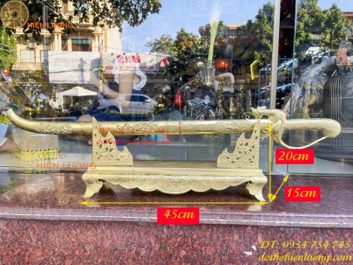 Bộ kiếm thờ và giá đỡ kiếm bằng đồng cao 20cm, sâu 15cm, làm thủ công bằng tay 100%