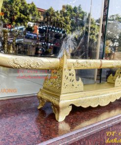 Bộ kiếm thờ và giá đỡ kiếm bằng đồng cao 20cm, sâu 15cm, làm thủ công bằng tay 100%