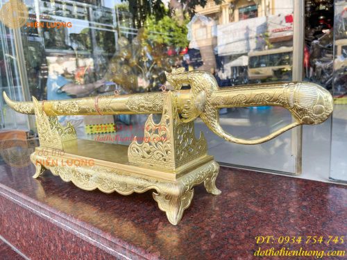 Bộ kiếm thờ và giá đỡ kiếm bằng đồng cao 20cm, sâu 15cm, làm thủ công bằng tay 100%
