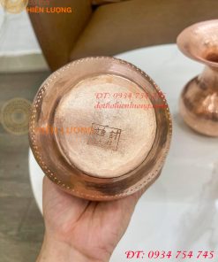 Ống Nhổ Bã Trầu Bằng Đồng Gò Tay Theo Dáng Yêu Cầu