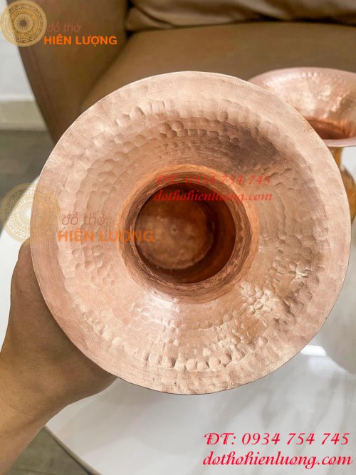Ống Nhổ Bã Trầu Bằng Đồng Gò Tay Theo Dáng Yêu Cầu
