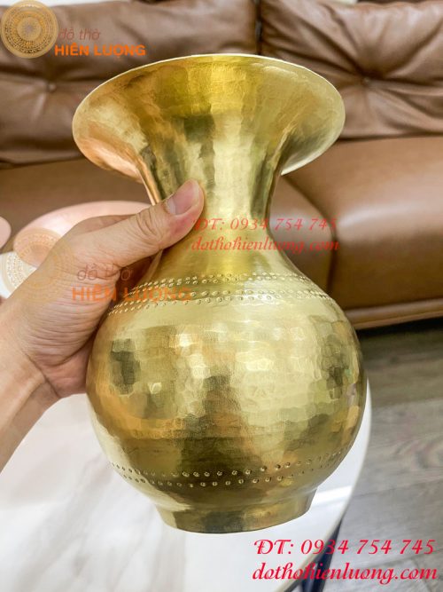 Ống Nhổ Bã Trầu Bằng Đồng Gò Tay Theo Dáng Yêu Cầu