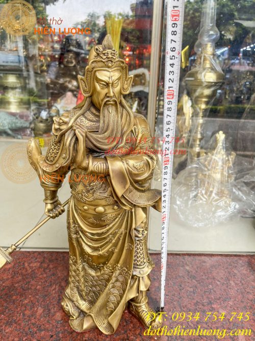Tượng quan công đứng trấn ải bằng đồng cao 50cm