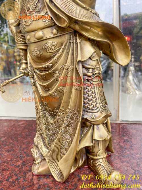 Tượng quan công đứng trấn ải bằng đồng cao 50cm
