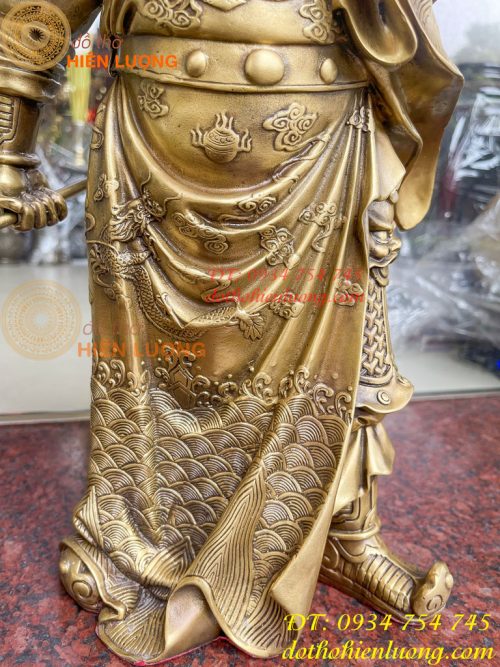 Tượng quan công đứng trấn ải bằng đồng cao 50cm