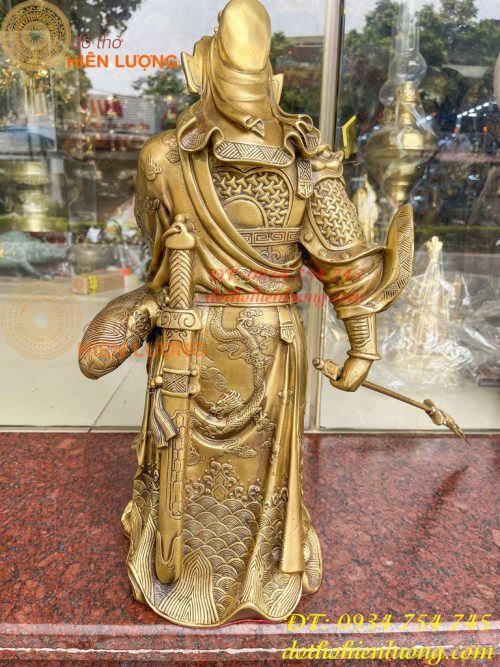 Tượng quan công đứng trấn ải bằng đồng cao 50cm