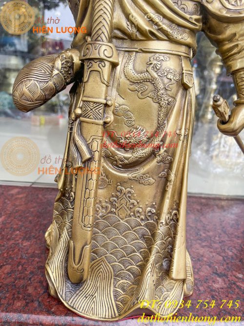 Tượng quan công đứng trấn ải bằng đồng cao 50cm