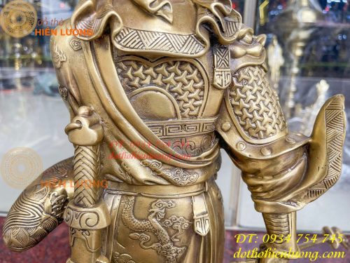 Tượng quan công đứng trấn ải bằng đồng cao 50cm