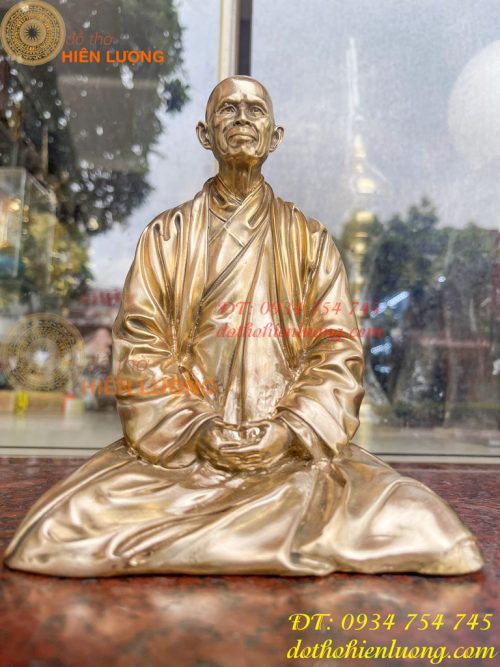 Tượng thiền sư "thích nhất hạnh" bằng đồng, màu vàng, cao 20cm