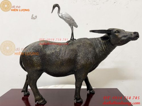Tượng Trâu Cõng Cò Bằng Đồng Biểu trưng cho sự đoàn kết
