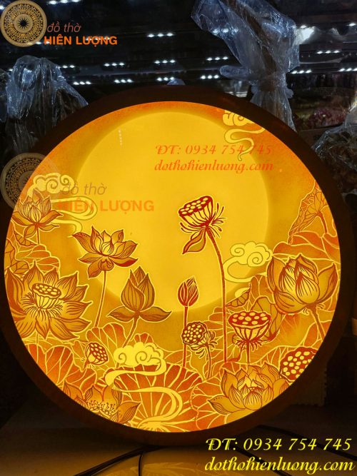 Tranh Trúc Chỉ Hoa Sen Dáng Tròn Cắm Điện
