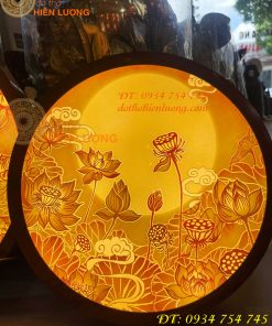 Tranh Trúc Chỉ Hoa Sen Dáng Tròn Cắm Điện