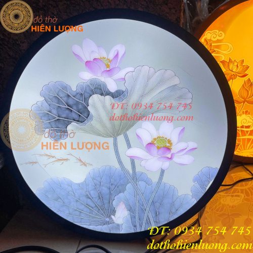 Tranh Trúc Chỉ Hoa Sen Dáng Tròn Cắm Điện