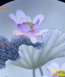 Tranh Trúc Chỉ Hoa Sen Dáng Tròn Cắm Điện