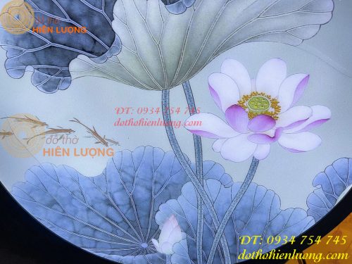 Tranh Trúc Chỉ Hoa Sen Dáng Tròn Cắm Điện