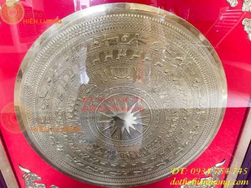 Tranh mặt trống đồng gò tay thúc nổi treo tường 95x95cm
