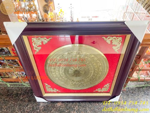 Tranh mặt trống đồng gò tay thúc nổi treo tường 95x95cm