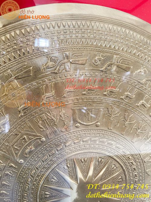 Tranh mặt trống đồng gò tay thúc nổi treo tường 95x95cm