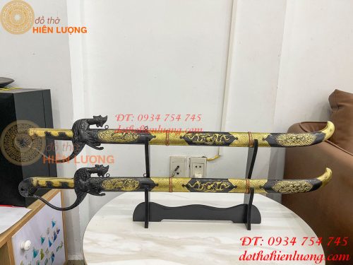 Đôi Kiếm Thờ Bằng Đồng Màu Hun Dài 80cm Kèm Giá Đỡ