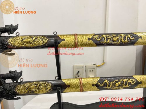 Đôi Kiếm Thờ Bằng Đồng Màu Hun Dài 80cm Kèm Giá Đỡ