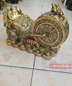 Tượng Cóc Thiềm Thừ Kéo Xe Tài Lộc Bằng Đồng Dài 32cm