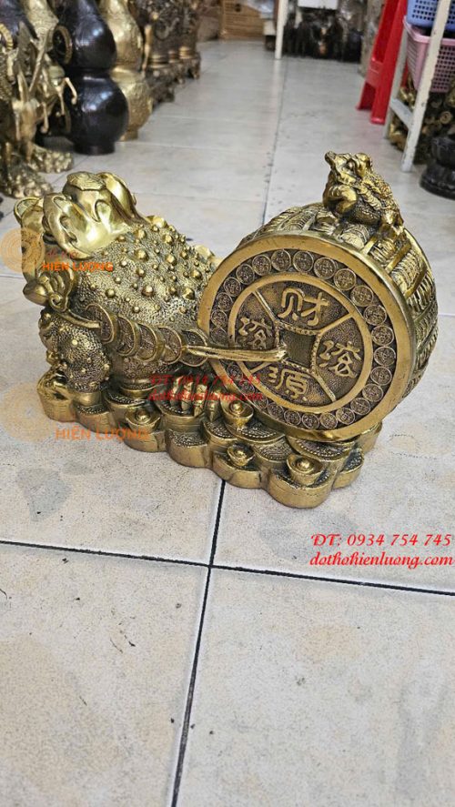 Tượng Cóc Thiềm Thừ Kéo Xe Tài Lộc Bằng Đồng Dài 32cm