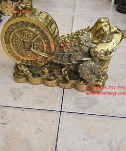 Tượng Cóc Thiềm Thừ Kéo Xe Tài Lộc Bằng Đồng Dài 32cm