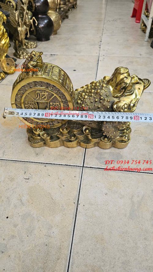 Tượng Cóc Thiềm Thừ Kéo Xe Tài Lộc Bằng Đồng Dài 32cm