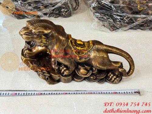 Tượng Hổ Gầm Đứng Bệ Tiền Tài Lộc Bằng Đồng Dài 48cm