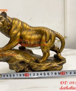 Tượng Hổ Đứng Vách Đá Bằng Đồng Hun Dài 22cm