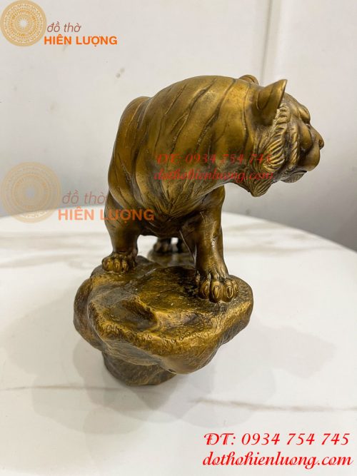 Tượng Hổ Đứng Vách Đá Bằng Đồng Hun Dài 22cm