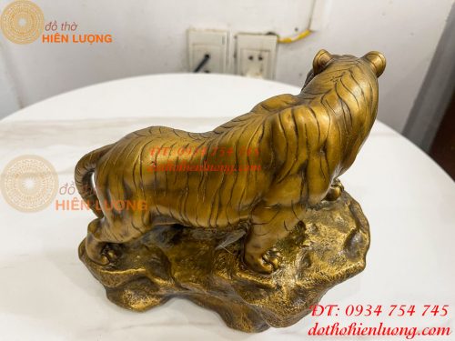 Tượng Hổ Đứng Vách Đá Bằng Đồng Hun Dài 22cm