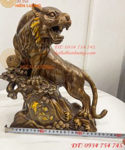 Tượng Hổ Đứng Bệ Đá Cây Tùng Bằng Đồng Hun Cao 32cm